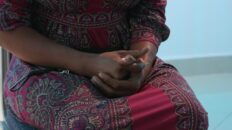 Temwayaj fanm k ap vivm nan kan deplase yo